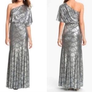 Adrianna Papell Metallic One-Shoulder Gown w/Lining